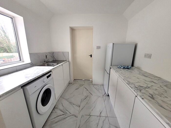 1 Bedroom Apartment To Rent In Bath Road, Slough, SL1