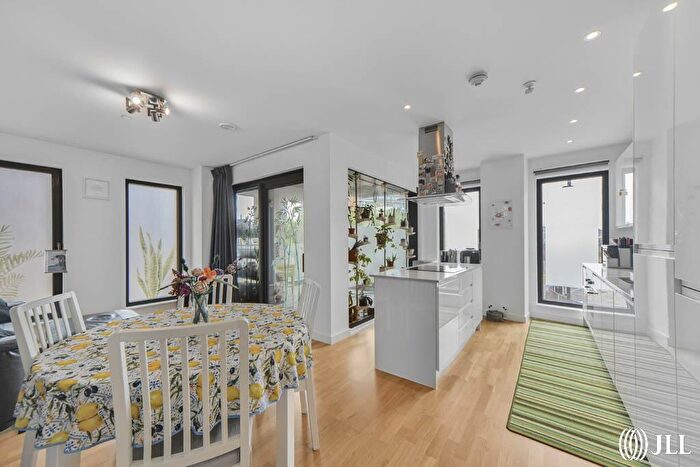 2 Bedroom Apartment For Sale In Legacy Tower, Great Eastern Road, London, E15
