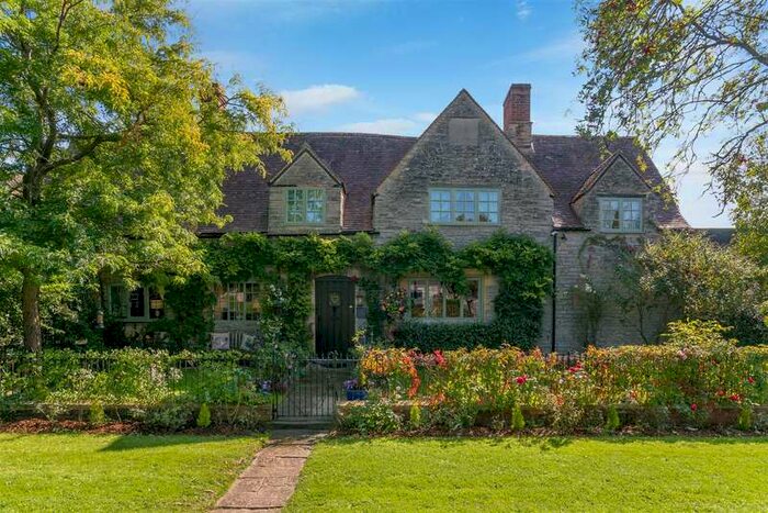 5 Bedroom Detached House For Sale In Bidford Road, Cleeve Prior, Evesham, WR11