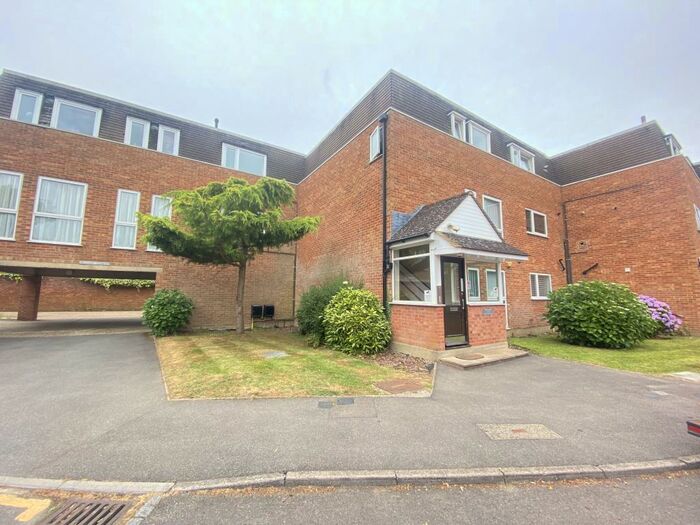 2 Bedroom Flat To Rent In William Covell Close, Enfield, EN2