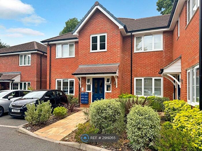 1 Bedroom Flat To Rent In Hollingsworth Mews, Watford, WD25
