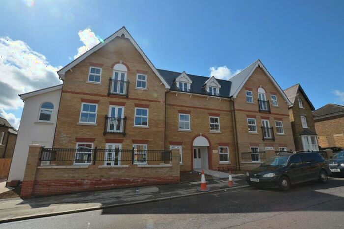 2 Bedroom Apartment To Rent In Ivydene Court, Queens Road, Buckhurst Hill, IG9