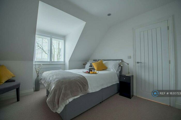 4 Bedroom Detached House To Rent In Harpsten Road, Binfield Heath, Henley-On-Thames, RG9