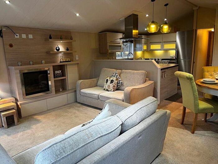 2 Bedroom Mobile/park Home For Sale In Ormside, Appleby-In-Westmorland, CA16