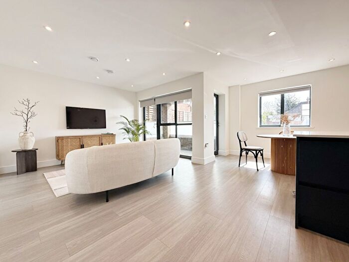 1 Bedroom Flat To Rent In Church Road, Northolt, UB5