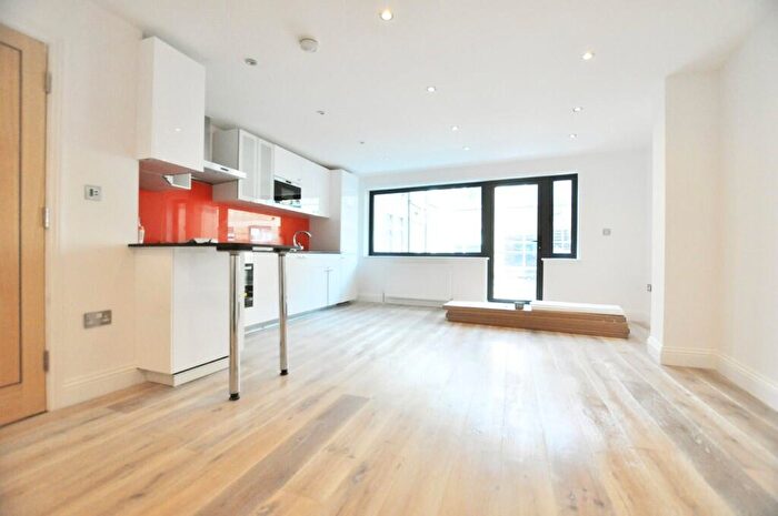 2 Bedroom Flat To Rent In Baron Street, London, N1