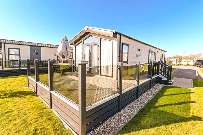 2 Bedroom Park Home For Sale In Sunset Cliffs, Hoburne Naish Holiday Park, Barton On Sea, BH25