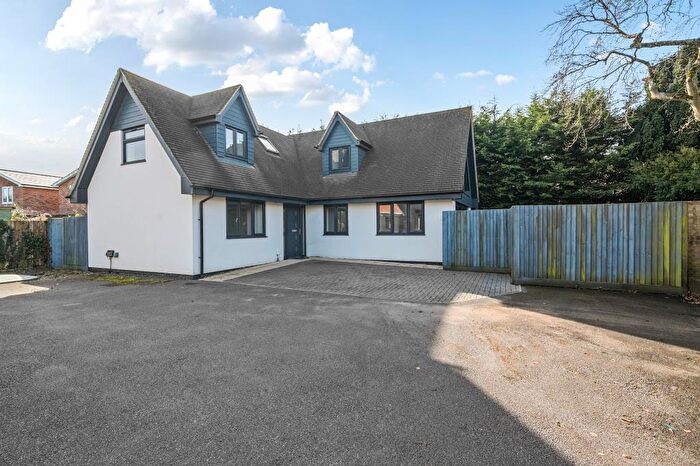 4 Bedroom Detached House For Sale In Chapel Street, Thatcham, RG18