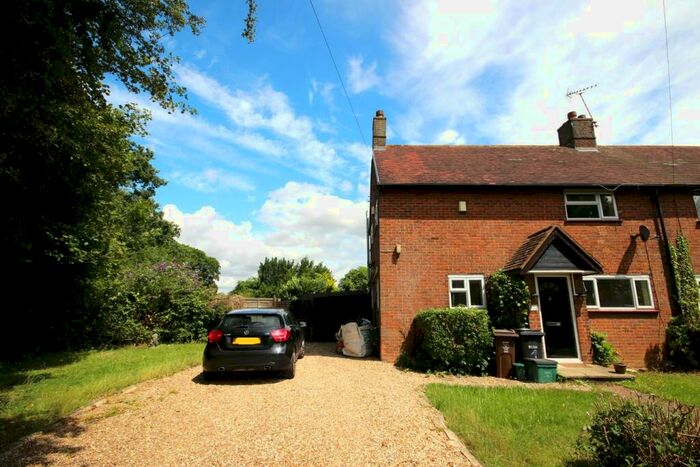 3 Bedroom Semi-Detached House To Rent In Cumberland Close, Pimlico, Hertfordshire, HP3