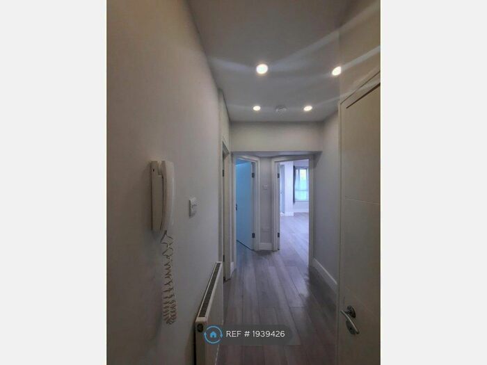 2 Bedroom Flat To Rent In Wentwood House, London, E5