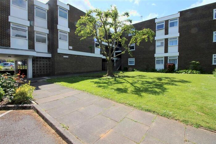 2 Bedroom Flat To Rent In The Reddings, Borehamwood, Herts, WD6