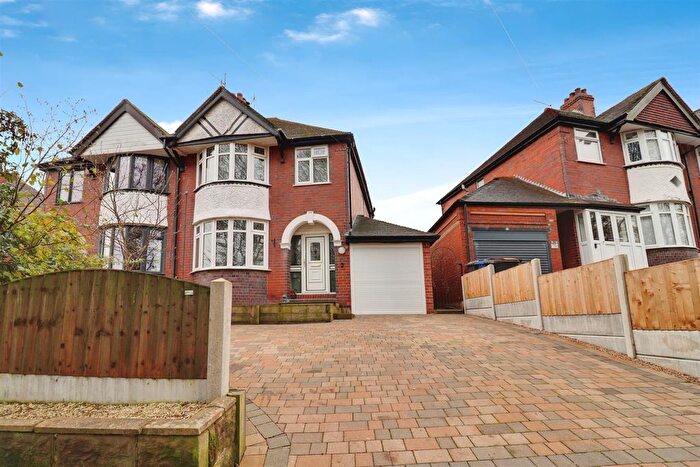 3 Bedroom Semi-Detached House For Sale In Lilleshall Road, Newcastle, ST5