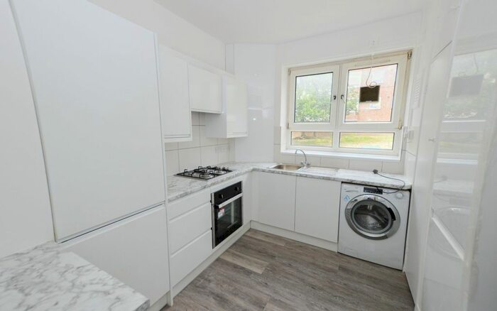3 Bedroom Flat To Rent In Whittam House, Knights Hill, London, SE27