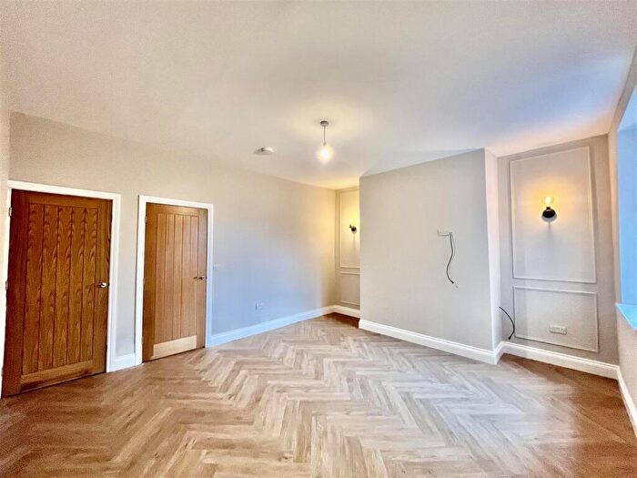 1 Bedroom Flat To Rent In Kells Lane, Gateshead, NE9