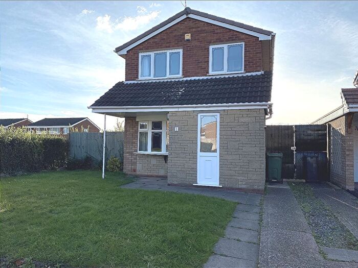 3 Bedroom Detached House To Rent In Leyburn Close, Willenhall, WS2