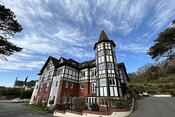 2 Bedroom Flat For Sale In Bryn Y Bia Road, Craigside, LL30