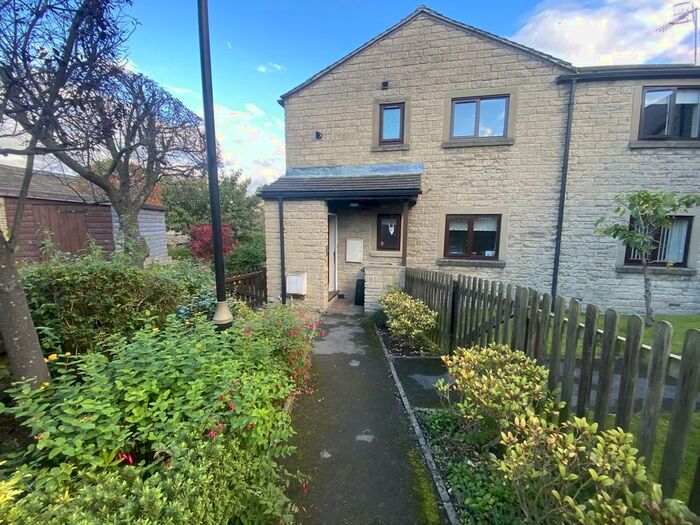 2 Bedroom Apartment To Rent In Bobbin Mill Court, Steeton, BD20