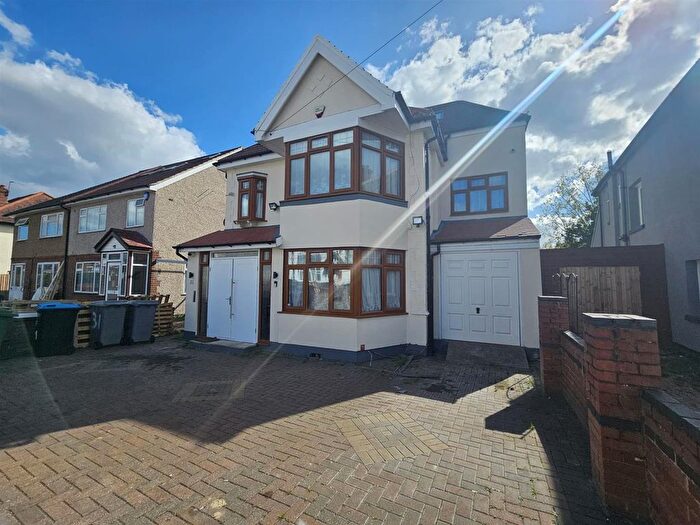 5 Bedroom Detached House To Rent In Stilecroft Gardens, Wembley, HA0