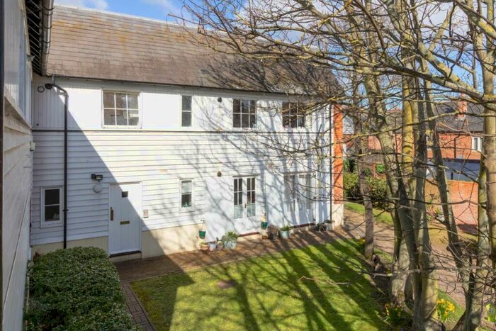 2 Bedroom Apartment To Rent In Orient Place, Canterbury, CT2