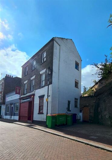 2 Bedroom Flat To Rent In High Street, Rochester, ME1