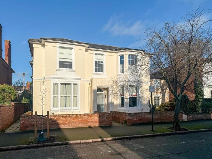 1 Bedroom Apartment For Sale In Russell Terrace, Leamington Spa, CV31