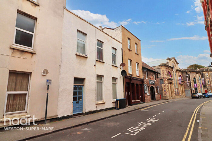2 Bedroom Flat For Sale In Wadham Street, Weston-Super-Mare, BS23