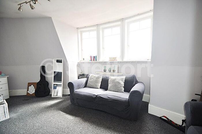 1 Bedroom Flat To Rent In Deptford Broadway, London, SE8