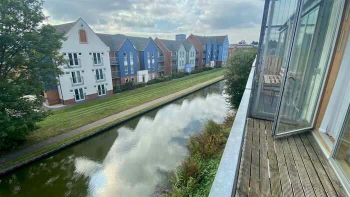 4 Bedroom Town House To Rent In Electric Wharf, Coventry, CV1
