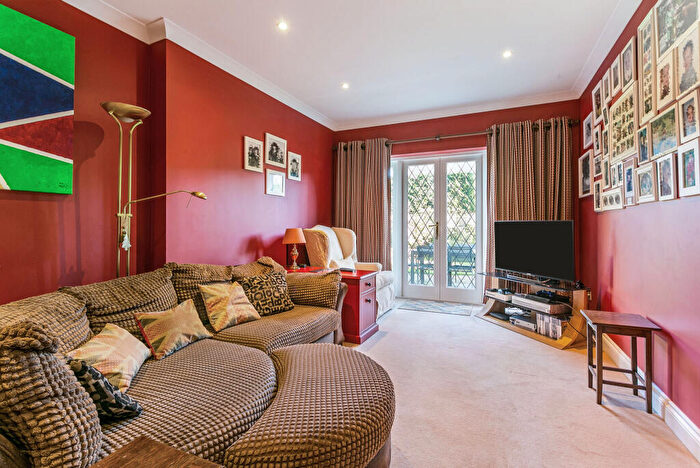 6 Bedroom Detached House For Sale In Miller Place, Gerrards Cross, SL9