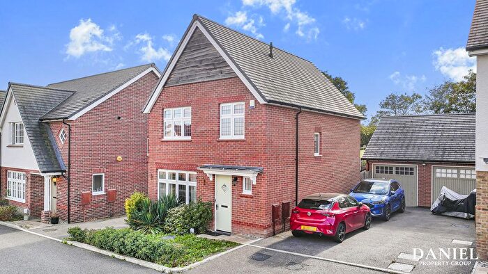 3 Bedroom Detached House For Sale In Bebington Drive, Langdon Hills, SS16