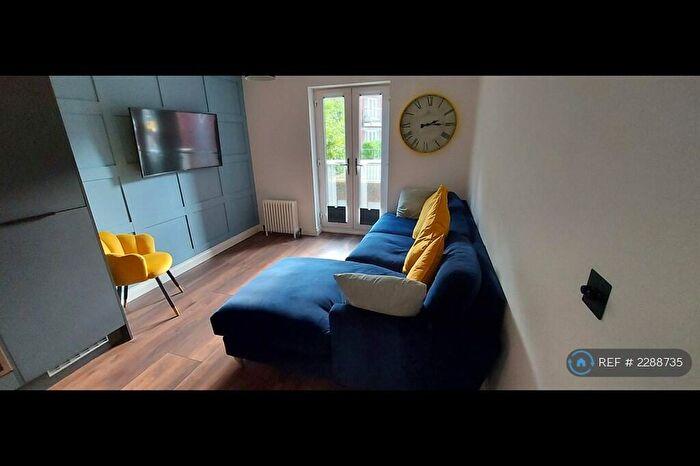 2 Bedroom Flat To Rent In Waterside Views, Poole, BH15