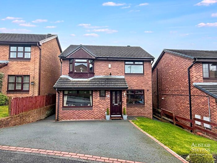 3 Bedroom Detached House For Sale In Highfield Drive, Royton, OL2