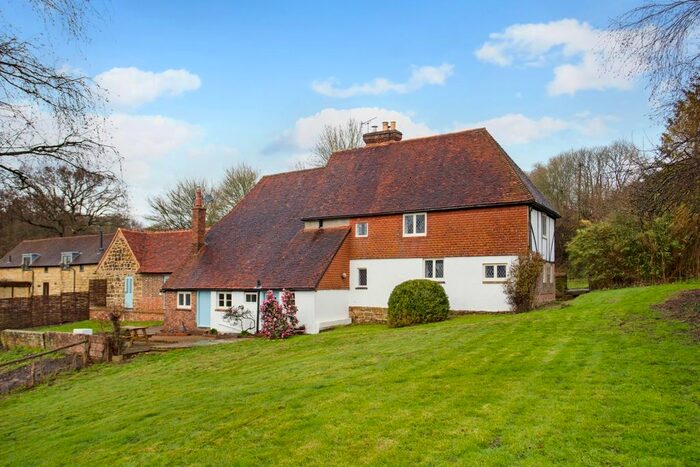 4 Bedroom Farm To Rent In Mark Beech, Edenbridge, TN8