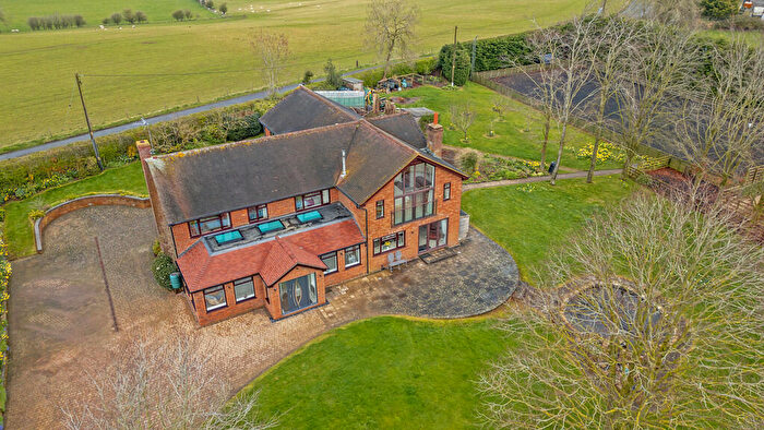 6 Bedroom Detached House For Sale In Tor House, Whitchurch, HP22