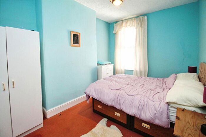 3 Bedroom Terraced House For Sale In Holdsworth Street, Plymouth, Devon, PL4