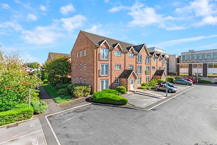 2 Bedroom Apartment For Sale In Blackthorn Road, Ilkley, LS29