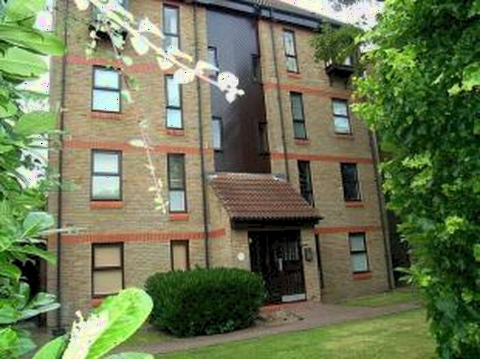 Studio To Rent In Vanbrugh Park Road West, Blackheath, SE3