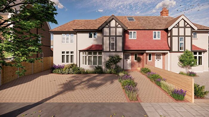 5 Bedroom Semi Detached House For Sale In Grove Road, Isleworth, TW7