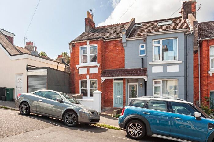 3 Bedroom Terraced House For Sale In Totland Road, Brighton, BN2