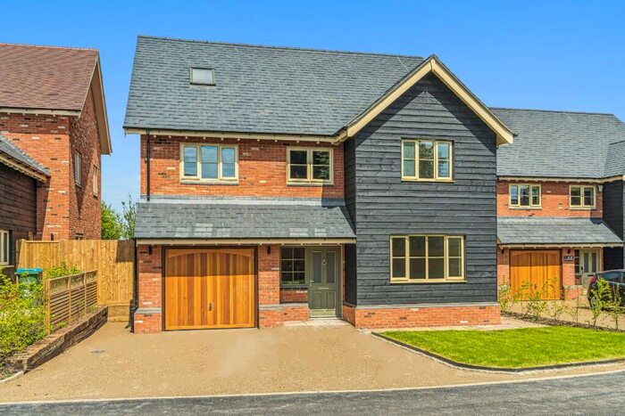 5 Bedroom Detached House For Sale In The Old Brickyard, Whitchurch, Aylesbury, HP22
