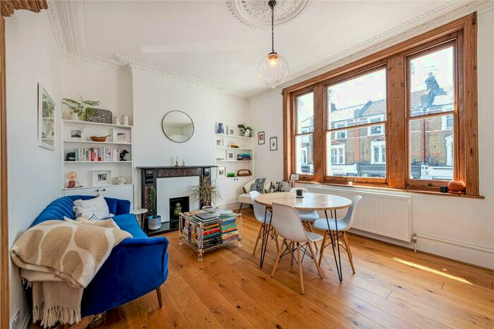 2 Bedroom Apartment To Rent In Northcote Road, SW11