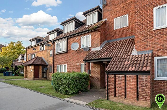 2 Bedroom Apartment To Rent In Springwood Crescent, Edgware, HA8