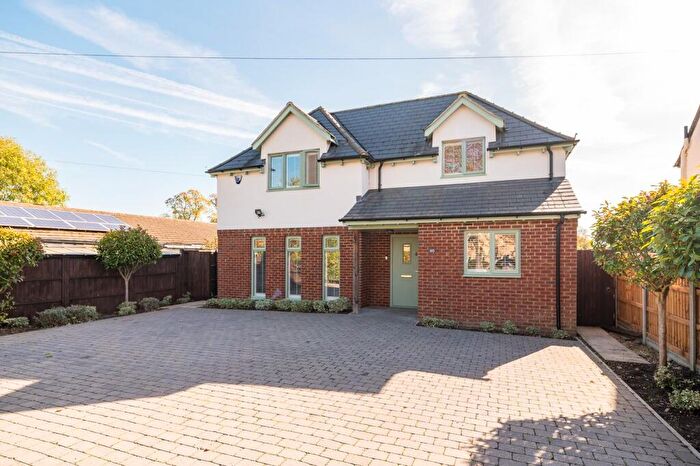 4 Bedroom Detached House For Sale In Village Road, Bromham, Bedfordshire, MK43