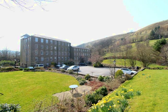 2 Bedroom Apartment For Sale In Slack Lane, Little Hayfield, SK22