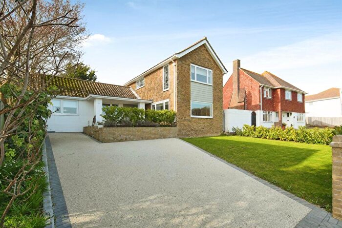 3 Bedroom Detached House For Sale In Arundel Drive West, Saltdean, Brighton, BN2
