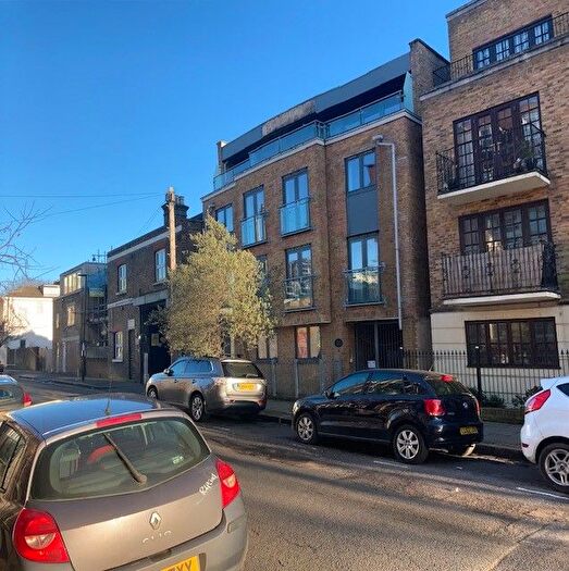 4 Bedroom Semi-Detached House To Rent In Wedmore Street, Archway, North London, Islington, N19