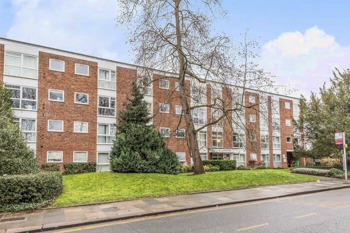 2 Bedroom Flat To Rent In Claremont Road, Surbiton, KT6