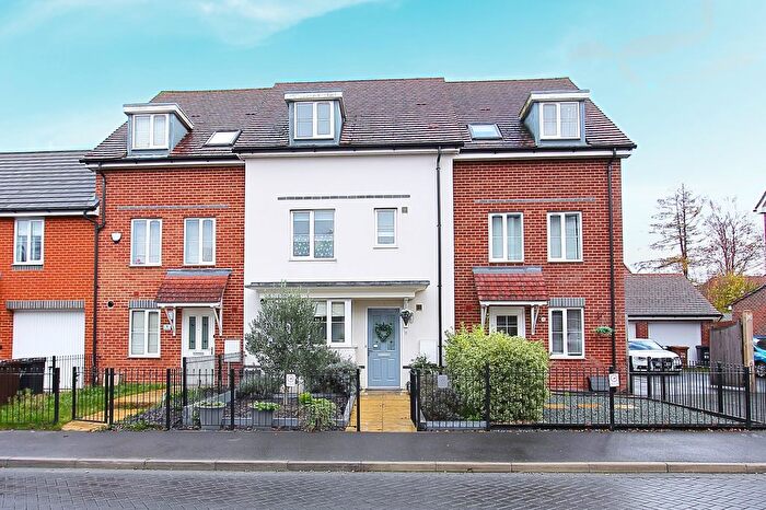 4 Bedroom Terraced House For Sale In Locksbridge Road, Andover, Andover, SP11