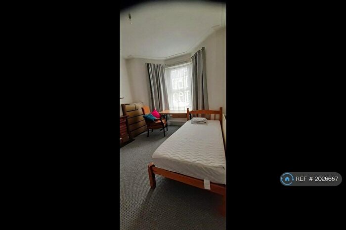 5 Bedroom Terraced House To Rent In Tewkesbury Street, Cardiff, CF24