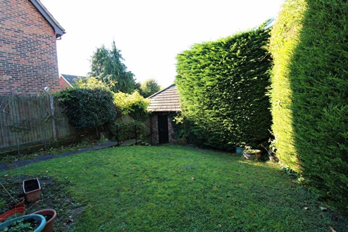4 Bedroom Detached House For Sale In Castle Close, Bromley, BR2